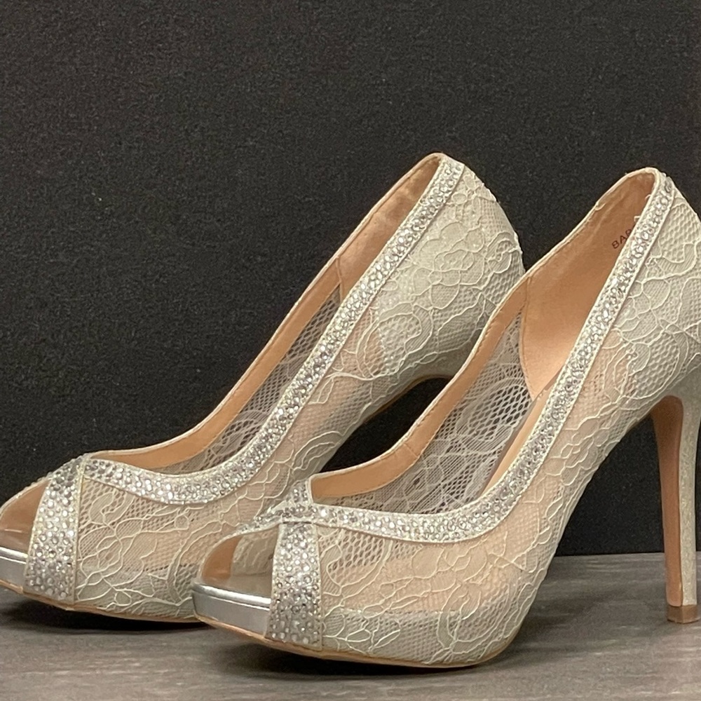 Lauren Lorraine Barrie Dress Lace Stiletto Rhinestone Open Toe Nude Sparkle Pump